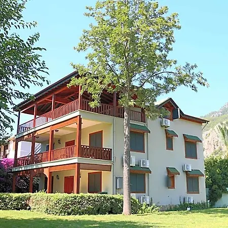 Pinea Cirali Otel 2*