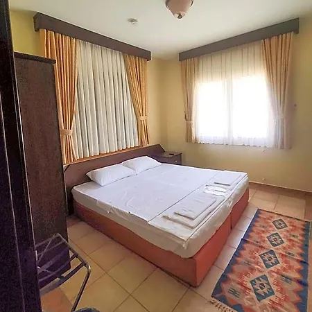 Hotel Pinea Cirali 2*